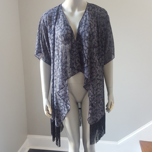 LuLaRoe Sweaters - LulaRoe Monroe Fringe Butterfly Kimono Small